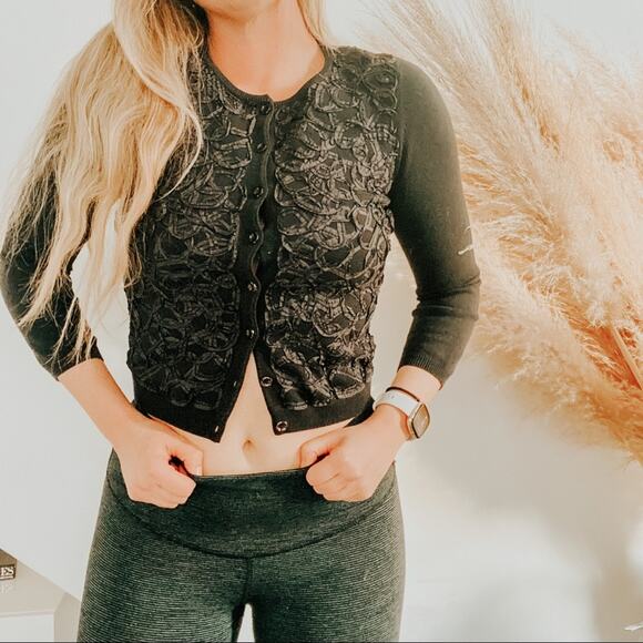 HWR MONOGRAM ANTHROPOLOGIE Black Ribbon Swirls Cardigan Button Crop Sweater S - Picture 8 of 8